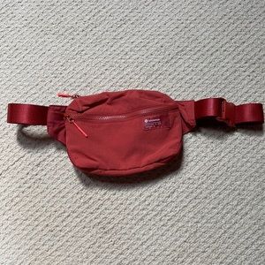Lululemon Clean Lines Belt Bag